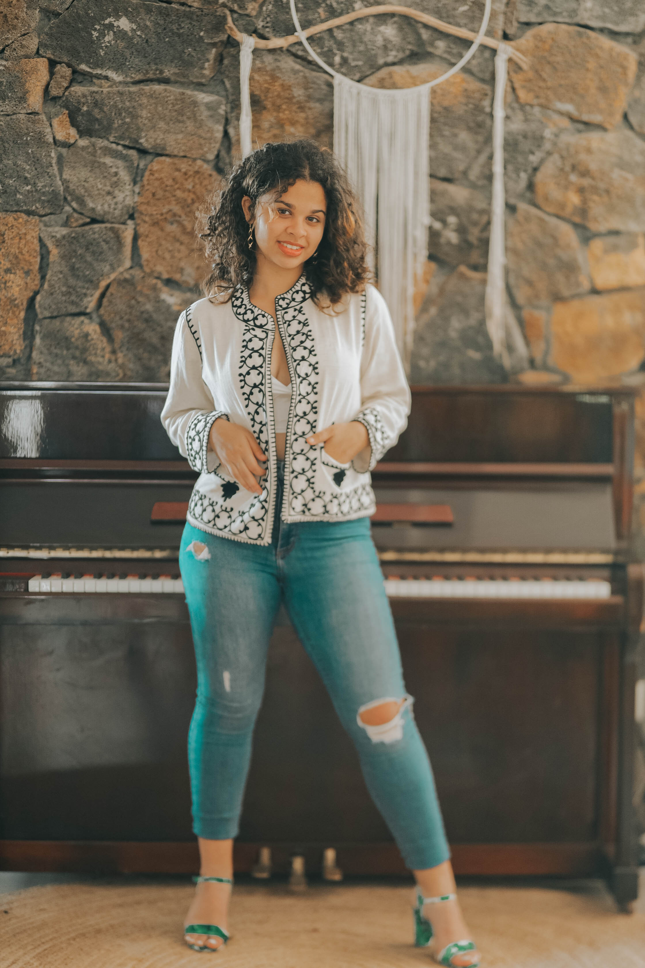 Oasis Artisan-Crafted Embroidered Blazer alternate